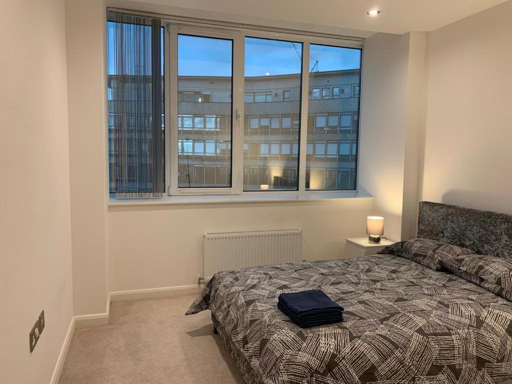 Modern 2 Bed 2 Bath Apartment In Central Croydon! 外观 照片